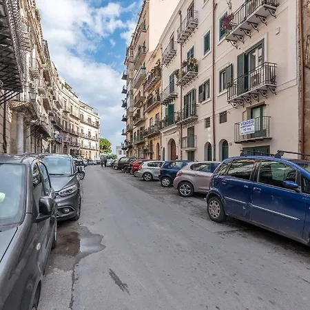 Casa La Pomelia شقة باليرمو